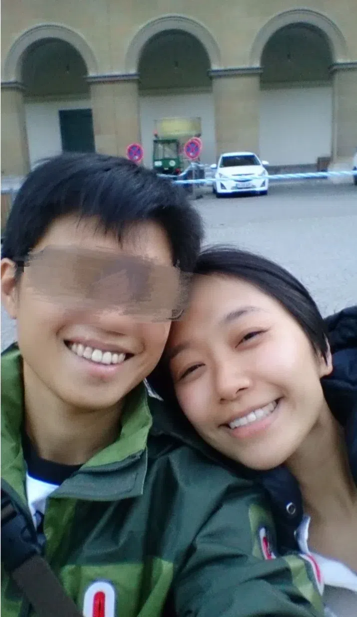 何依霈（右）承认与霍小姐（左）有过一段长达九年的感情。（互联网）