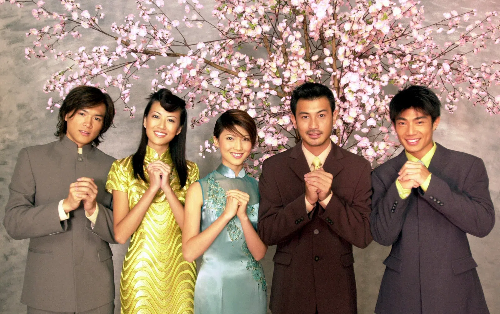 当年报业传讯艺人包括李哲雄（左起）、郭蕙雯、欧燕萍（欧萱）、林明伦和詹金泉 。（档案照）