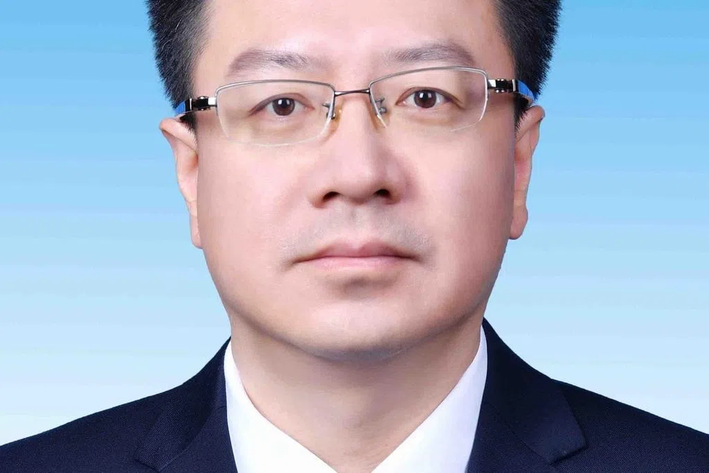 中共江苏省委常委陈忠伟任省委秘书长