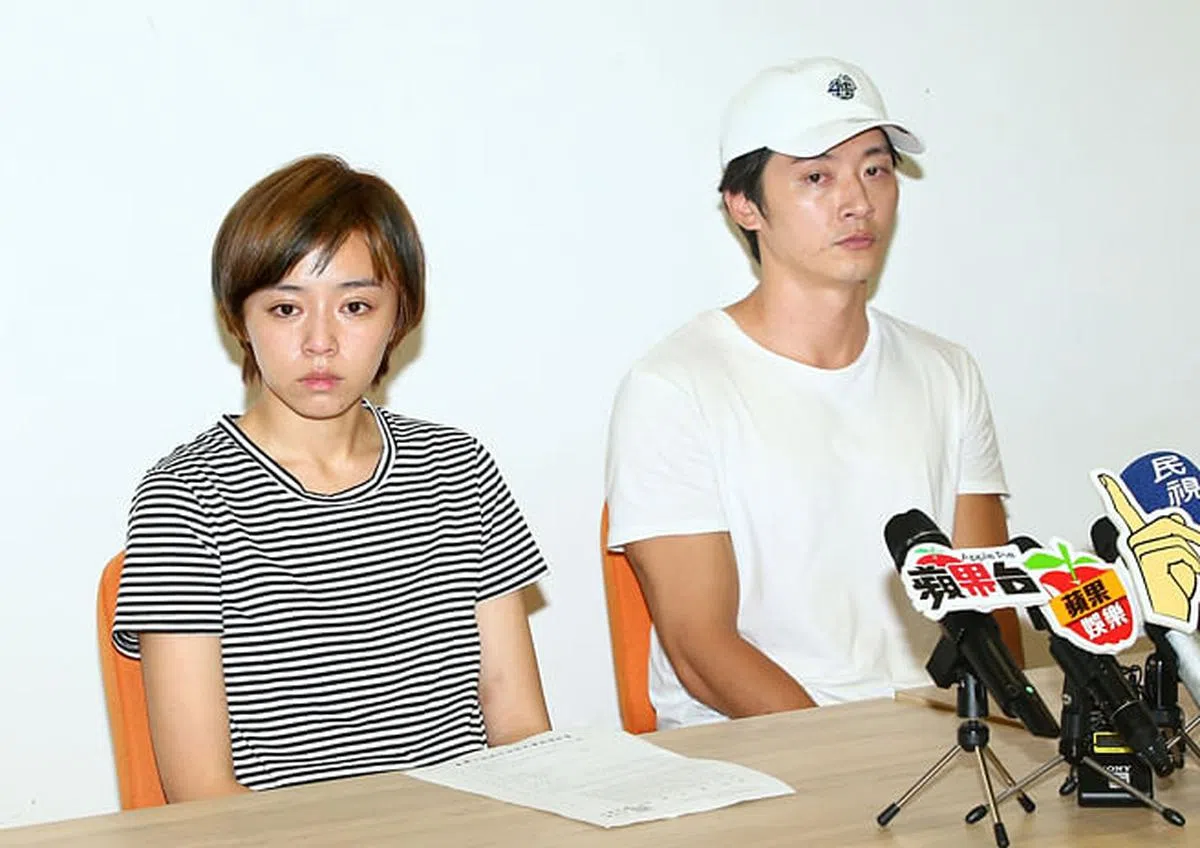 王瞳和马俊麟当年召开记者会说明婚外情。（互联网） 