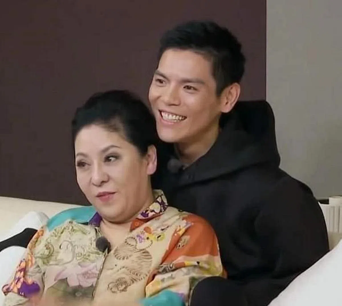 向佐遇事，一般都是妈妈先对外发声。（互联网）