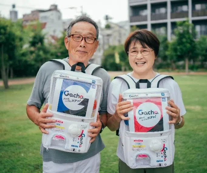 带着一款趣味背包出门，点亮好心情。（互联网）