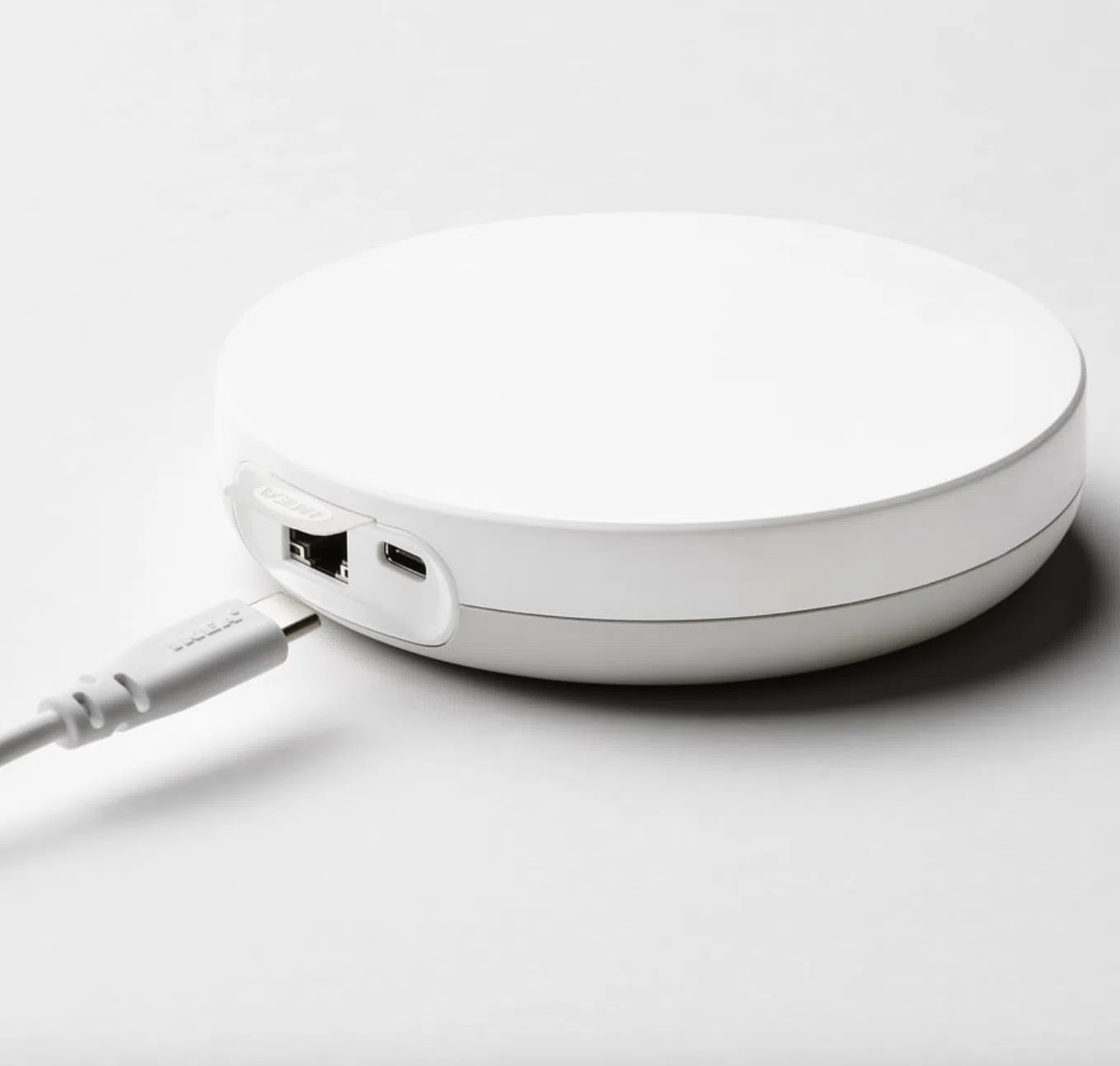 宜家这台Dirigera是将智能电器全部集中在一起的中央wifi控制台。（IKEA）