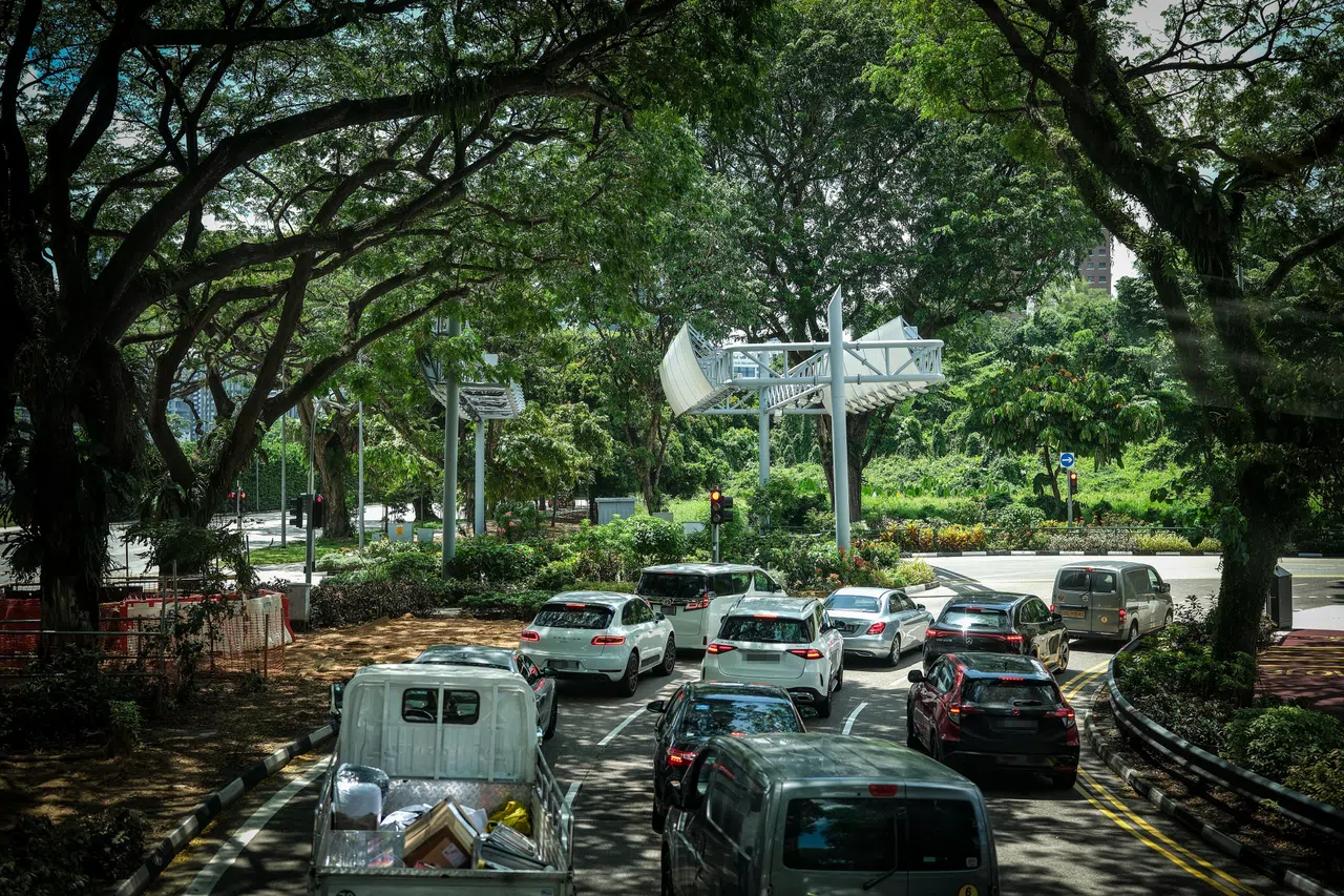 陆交局提醒驾车者提前规划行程或考虑使用其他路线。当局也会继续密切观测车速，并在必要时再次检讨公路电子收费（ERP）。（曾坤顺摄）