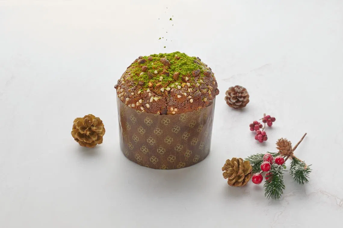 Ami Patisserie的日籍甜点师，在本地新鲜制作原味和开心果口味潘尼朵尼。（品牌提供）