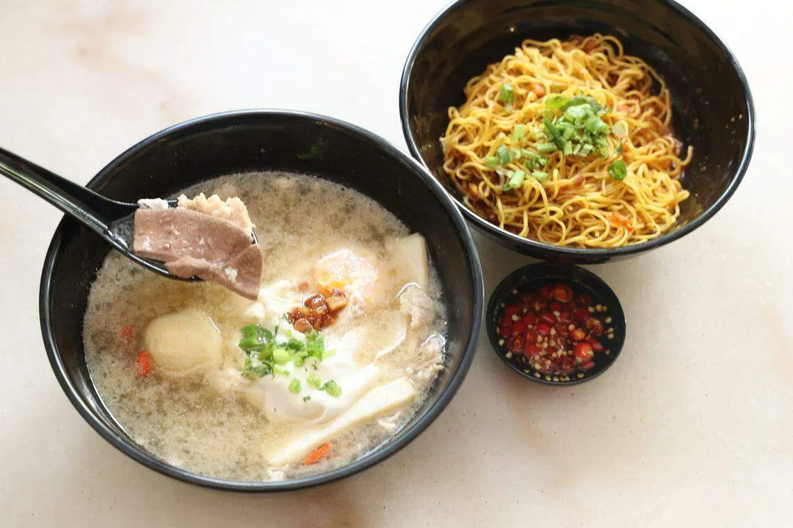 煌潮潮州面家的招牌特制面，料多味美。（唐家鸿摄）