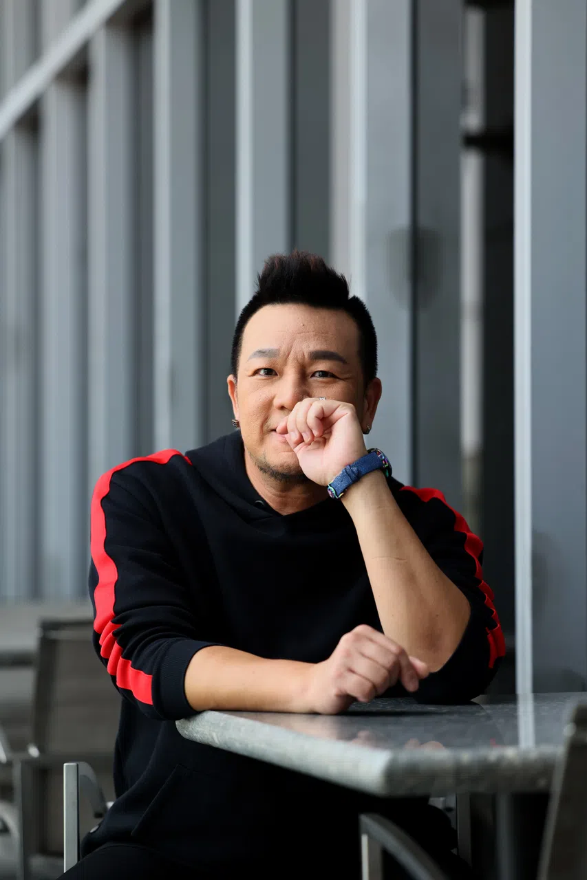 林德荣不久前为保护旗下女艺人，对拍裙底风光的变态男动粗，坦言自己是不良示范。（龙国雄摄）