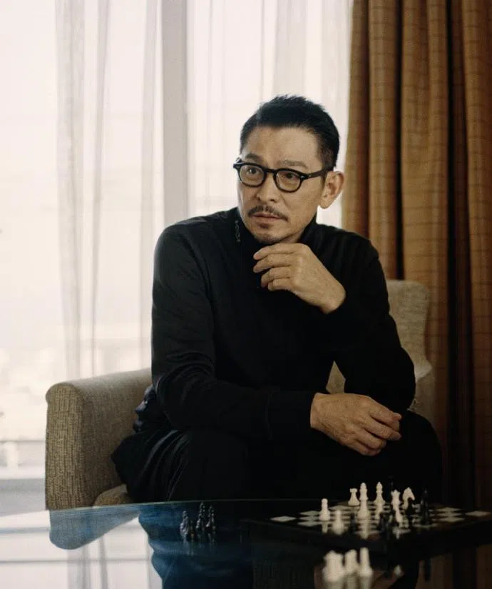 9岁网红摄影师邹笙羽给62岁刘德华拍照。（取自邹笙羽微博）