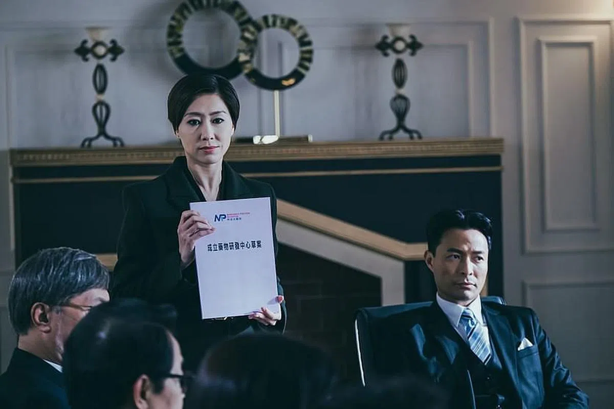 胡定欣首次在《白色强人II》中饰演医生，她诠释的医院院长叶晴沉稳霸气。（互联网）