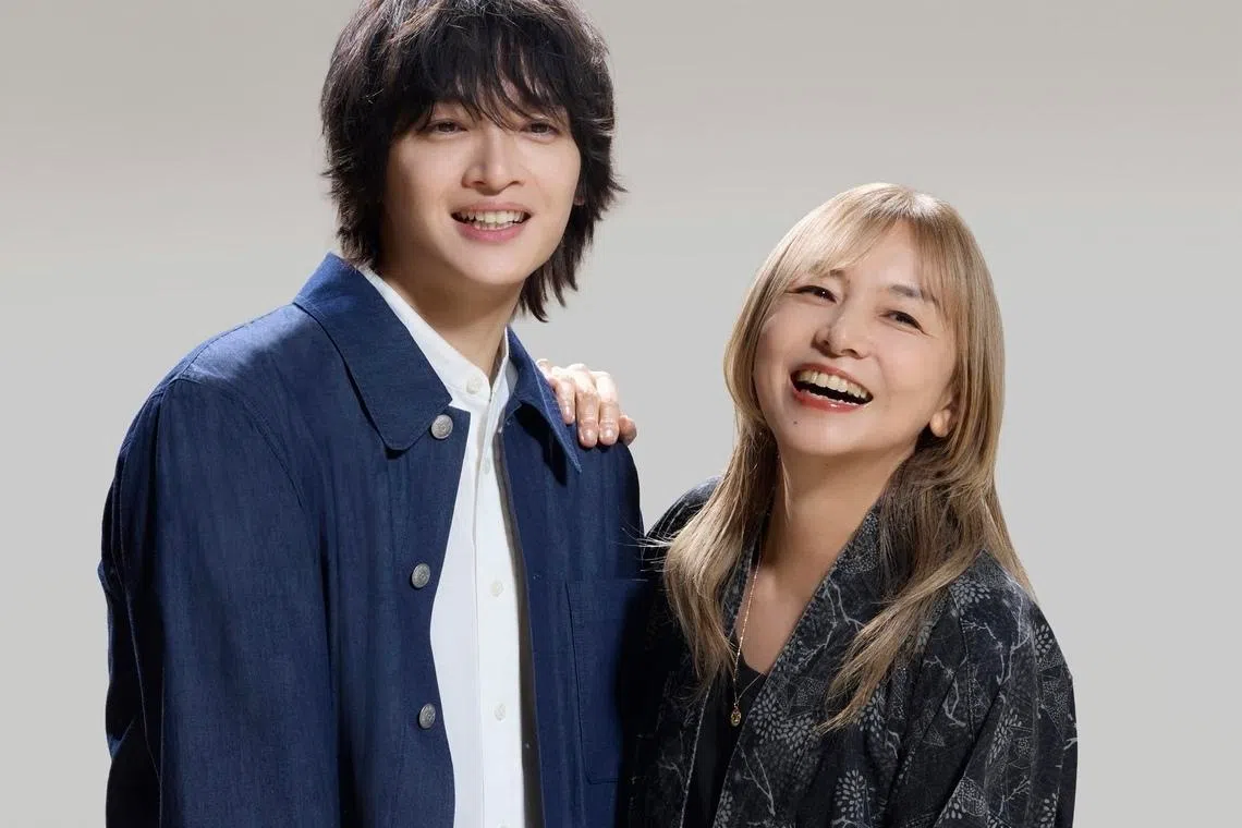 山口智子（右）和玉森裕太首次搭档演母子，成为新闻焦点。（互联网）