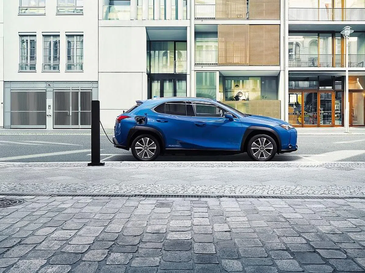 纯电动车Lexus UX300e拥有长达八年或20万公里的保障。（图／《海峡时报》）