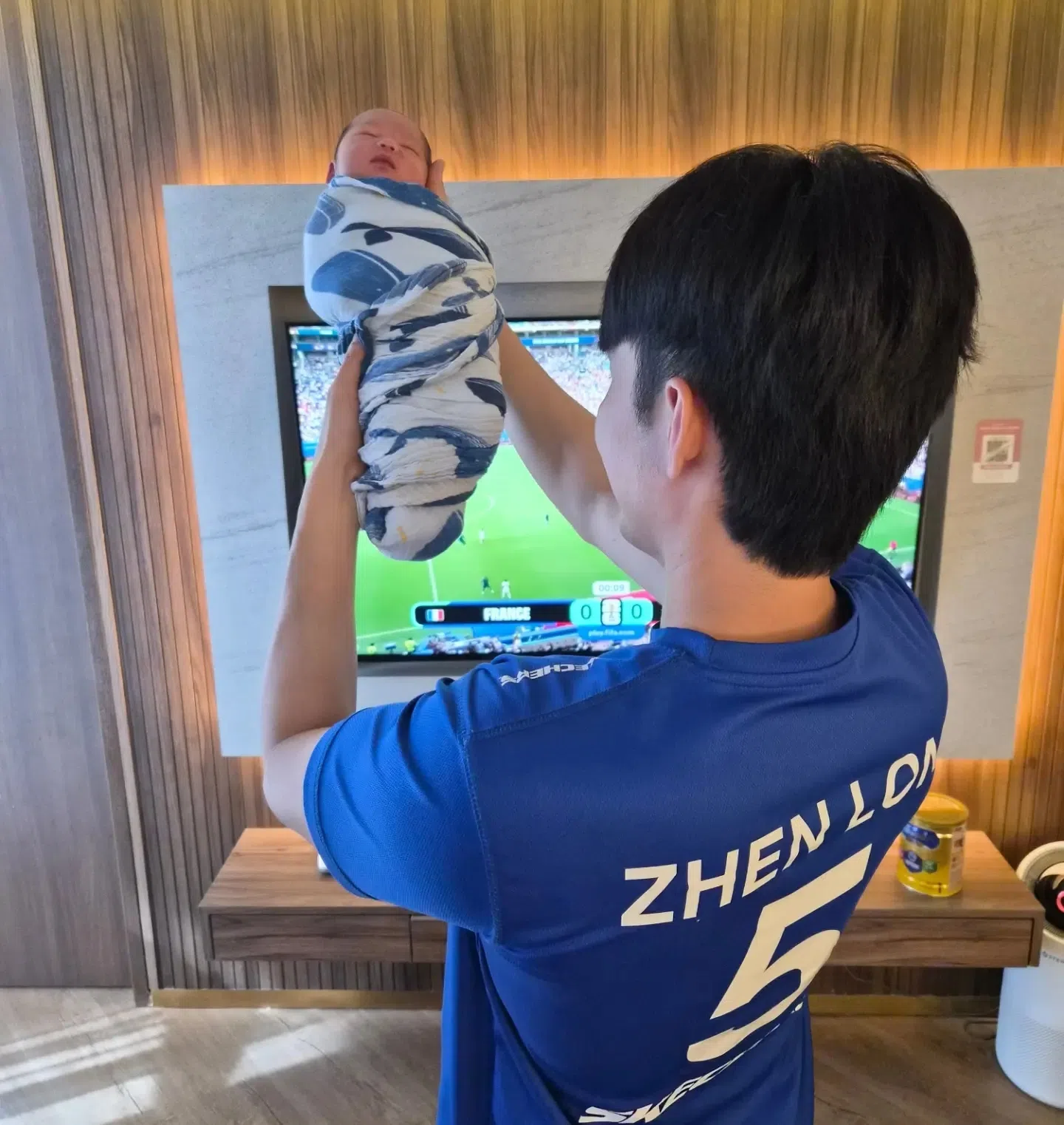 黄振隆与妻子邓晴7月8日喜迎儿子。（取自黄振隆IG）