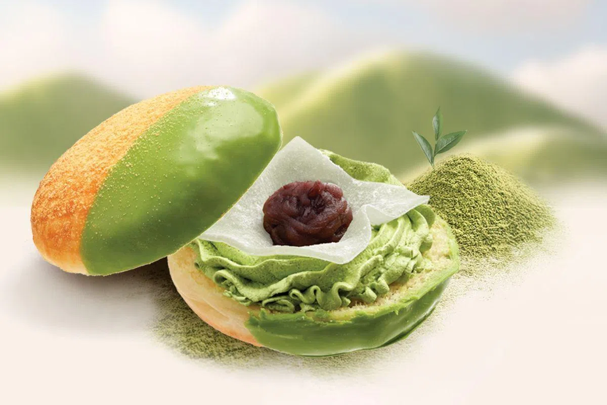 Matcha Harmony夹入浓郁宇治抹茶奶油、麻糬片与香甜红豆馅。（品牌提供）