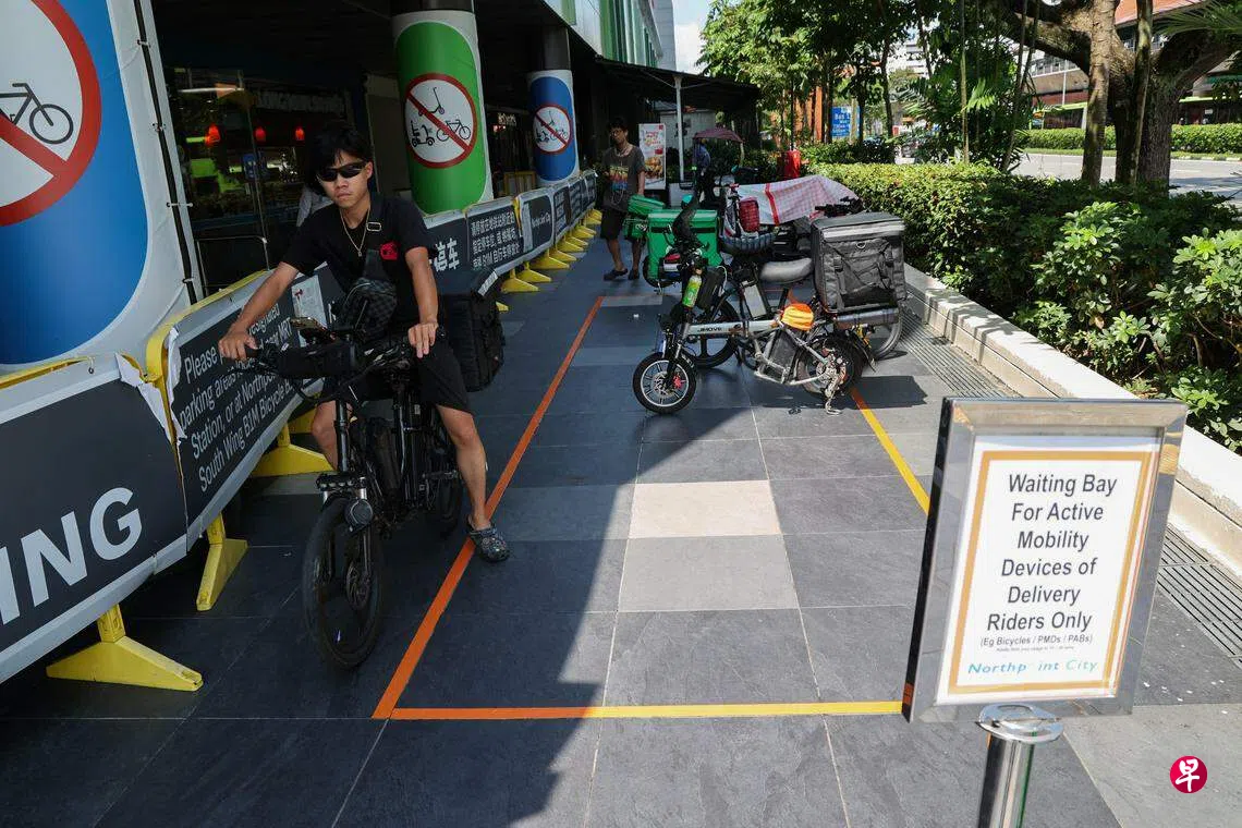 组屋停车场日间用作快递中心物流效率提高四倍| 联合早报