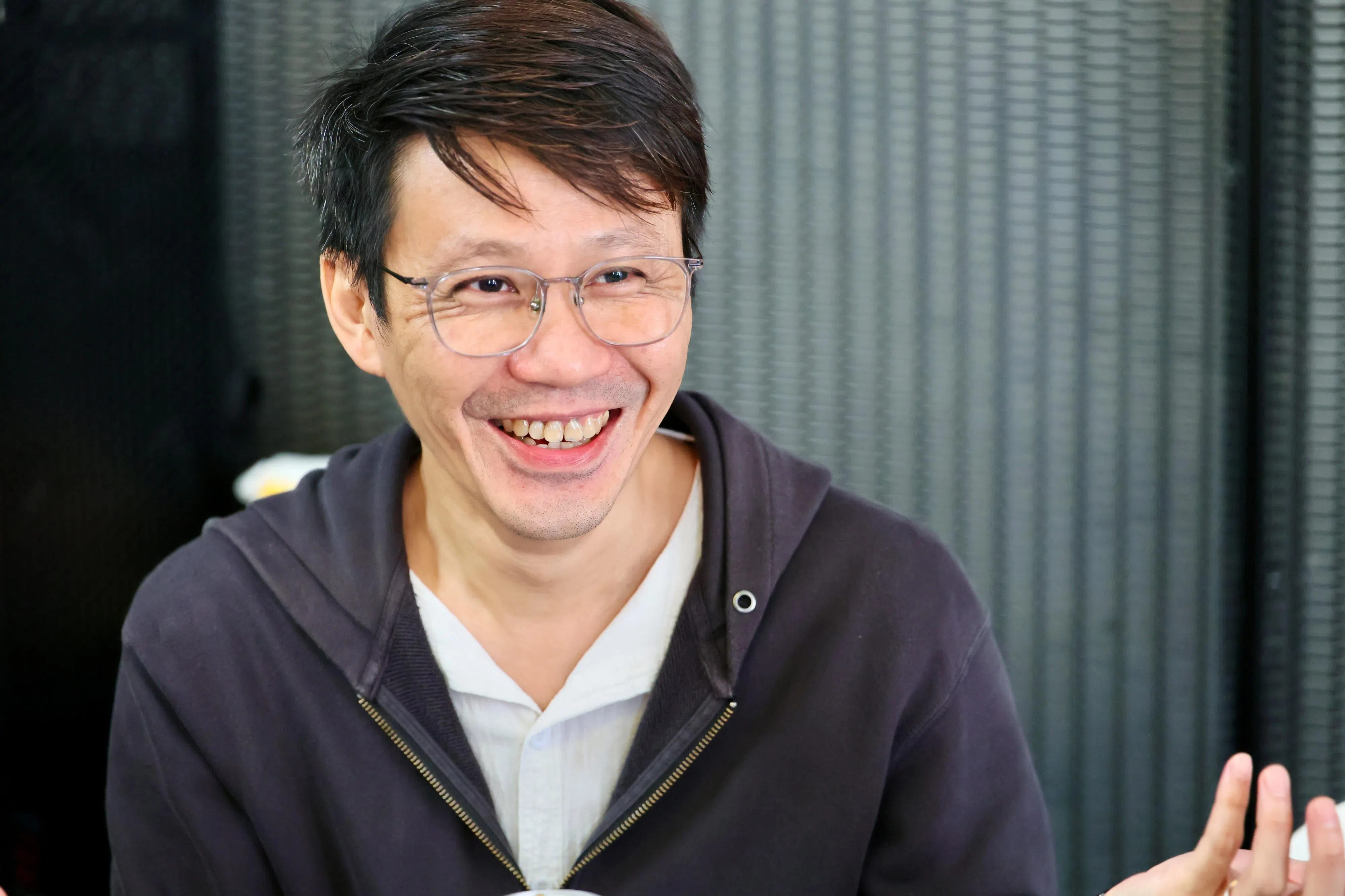 《大帐篷下》导演陈志文。（龙国雄摄）