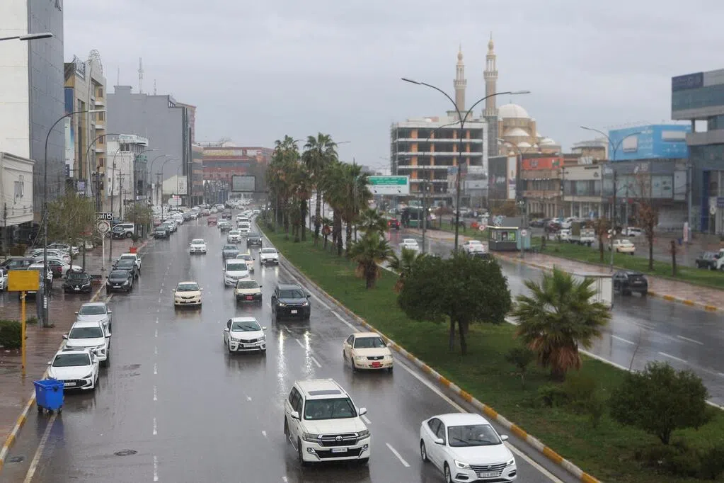 多国遇袭 伊朗称在阿曼港口附近击沉美国船只