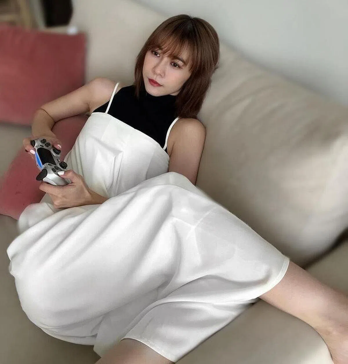 郑六月打算约圈内友人雅慧和陈泂江一起吃饭，或者也会“扮嫦娥”逛牛车水看灯饰。（网络）