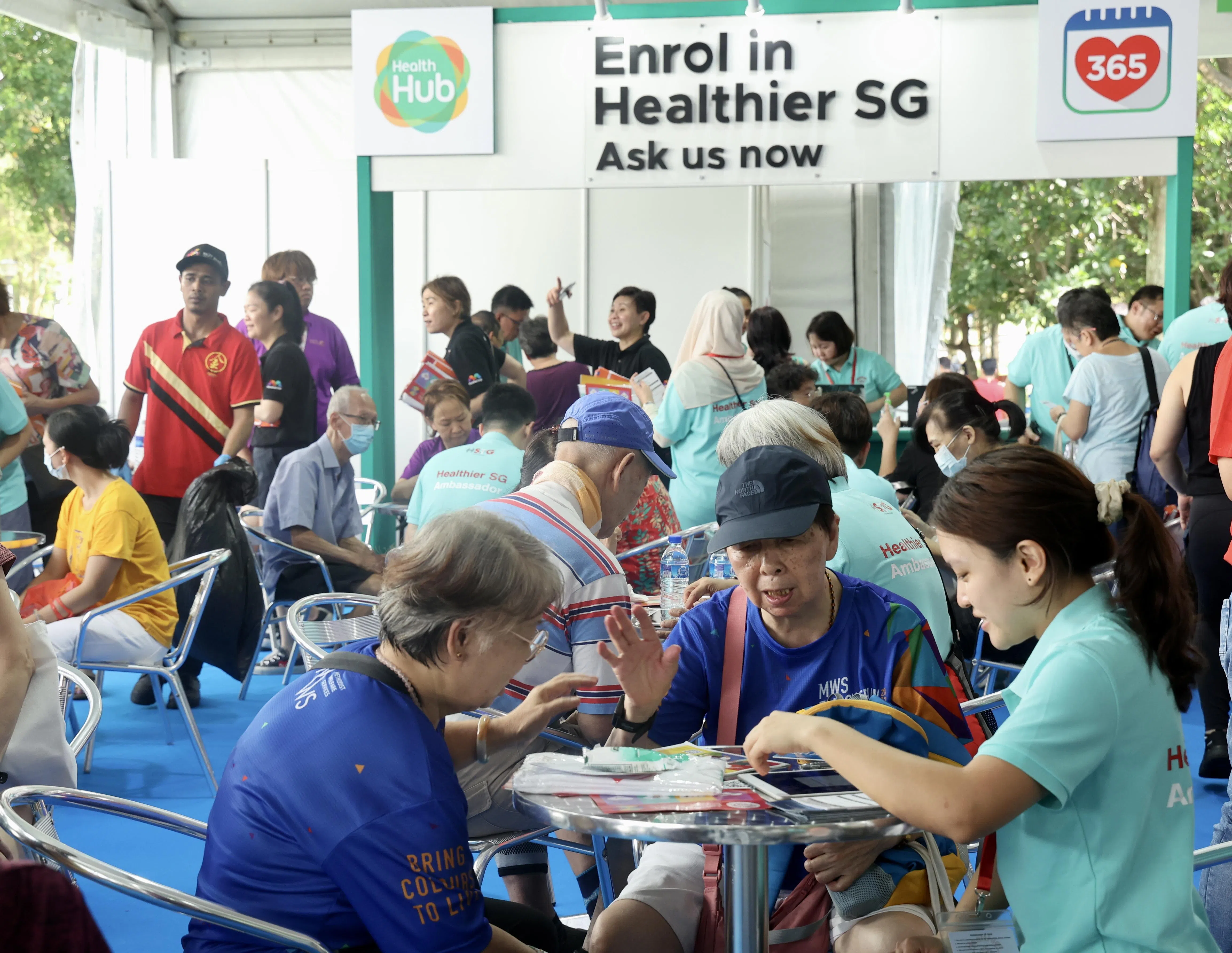 健康SG计划于2023年7月5日正式启动。图为首场健康SG计划（Healthier SG）路演于2023年7月8日早上在碧山—宏茂桥公园举行开幕式。（邬福梁摄）