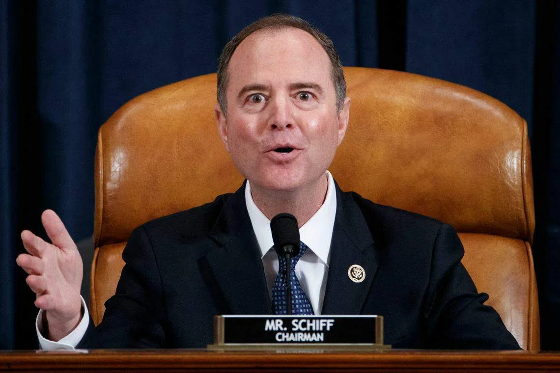 2019年11月19日，时任众议院情报委员会主席亚当·希夫在委员会，就特朗普弹劾调查举行的公开听证会上发表总结词。（法新社）