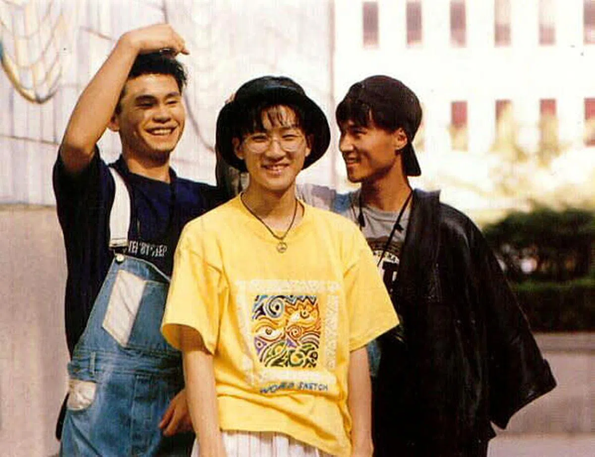 “徐太志与孩子们”1992年出道，由徐太志（中）、YG娱乐前社长梁玄锡（左）及李真路所组成。（互联网）