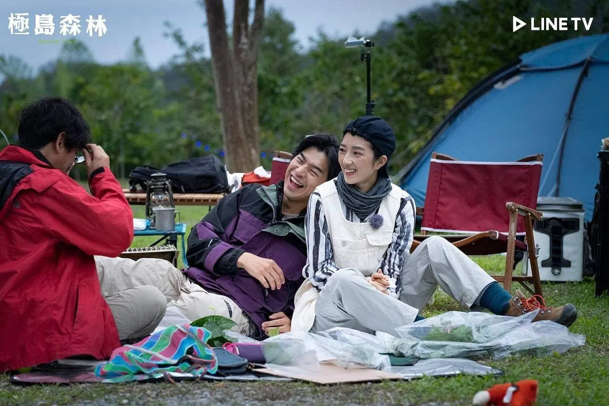 陈柏霖和桂纶镁一起参与实境节目《极岛森林》。（互联网）