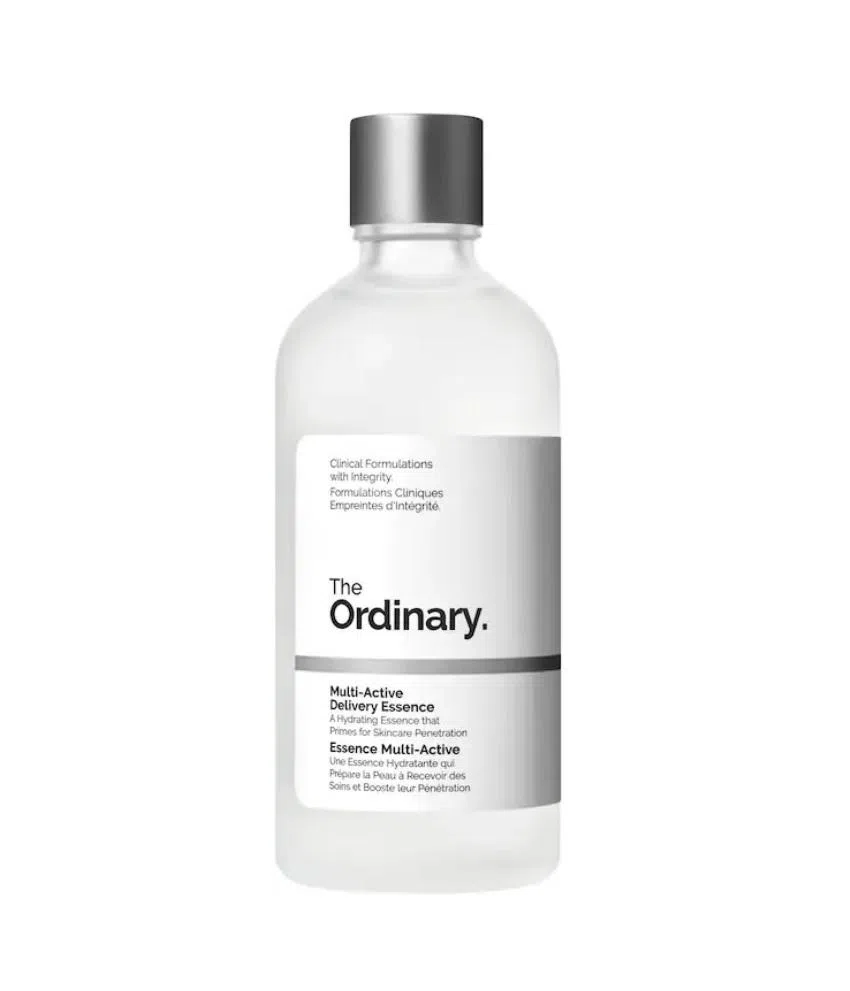 洁肤后使用The Ordinary的Multi-Active Delivery Essence，除了可保湿，还能加强皮肤吸收其他护肤品的能力。（商家提供）