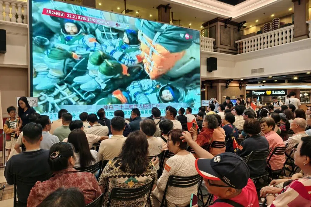 首位香港航天员乘“神舟”进驻中国空间站 学者：有助提升港人国家认同