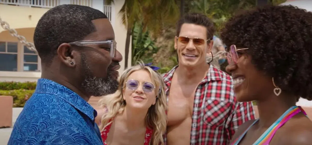 两对不同种族的情侣(图/取自Vacation Friends Youtube)