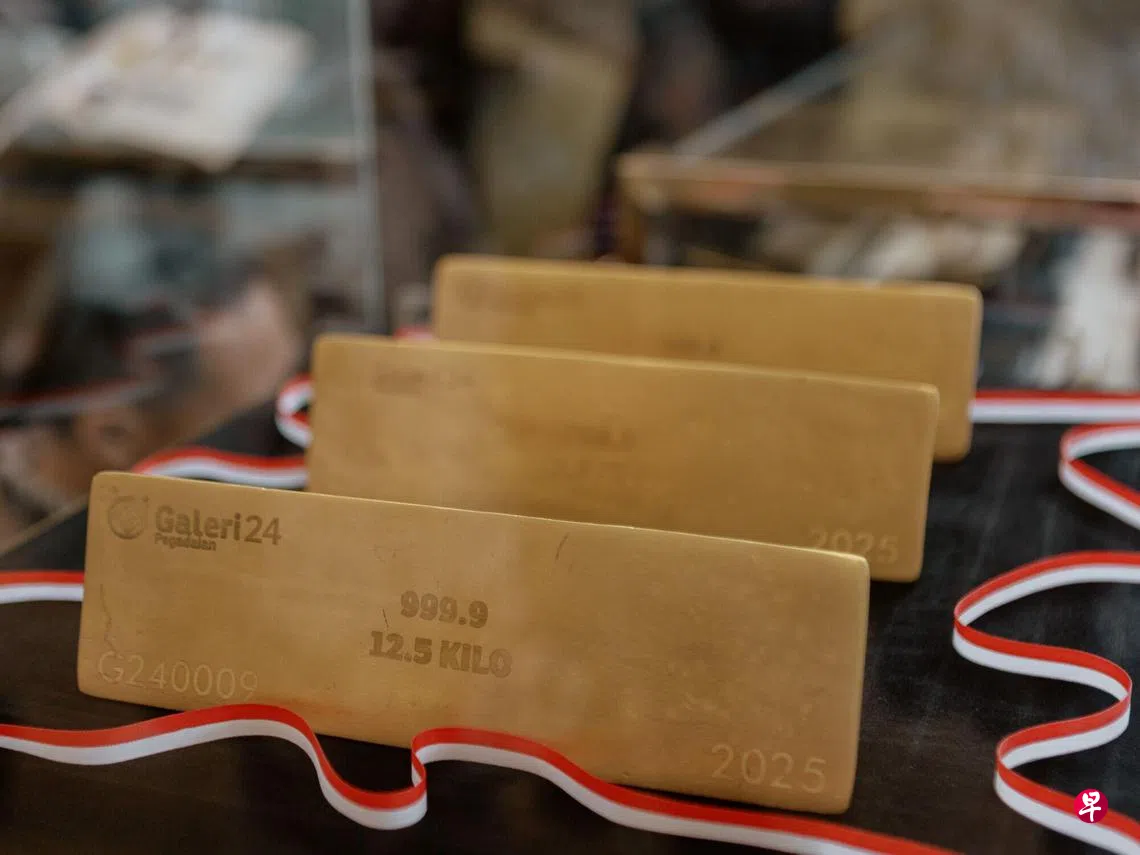 特朗普关税政策摇摆不定买黄金避险仍受青睐| 联合早报