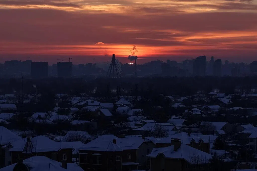 俄猛烈空袭基辅致千栋公寓供暖中断