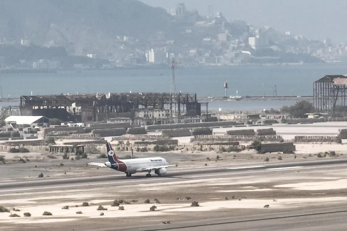 胡塞武装指沙特空袭酿14死 向亚丁机场发导弹反击