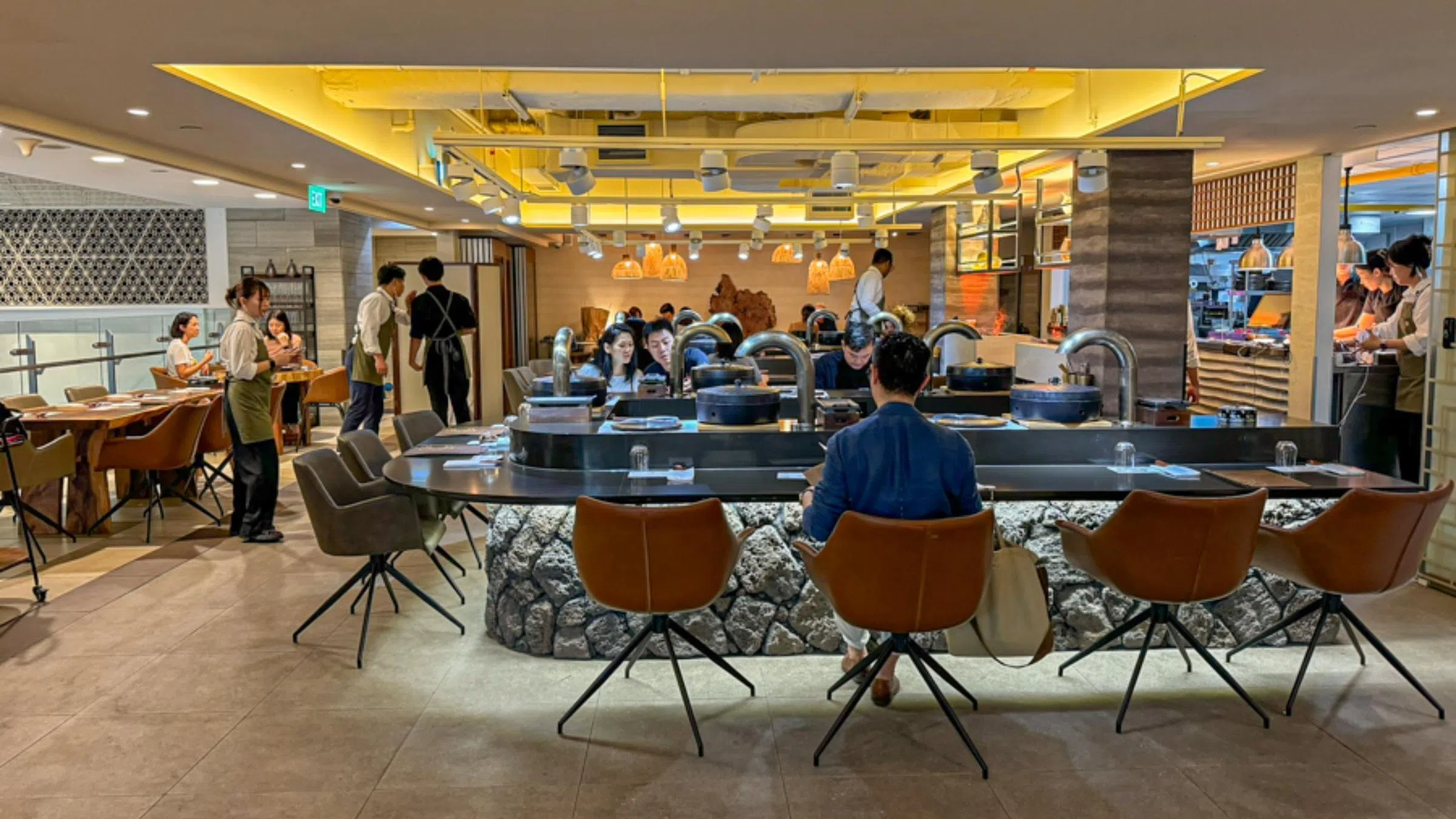 韩式烤肉餐馆Drim，是一家走精致路线的韩式烤肉餐馆。在这里吃烤肉，全程由专业烤肉师桌边代烤。（餐馆提供）