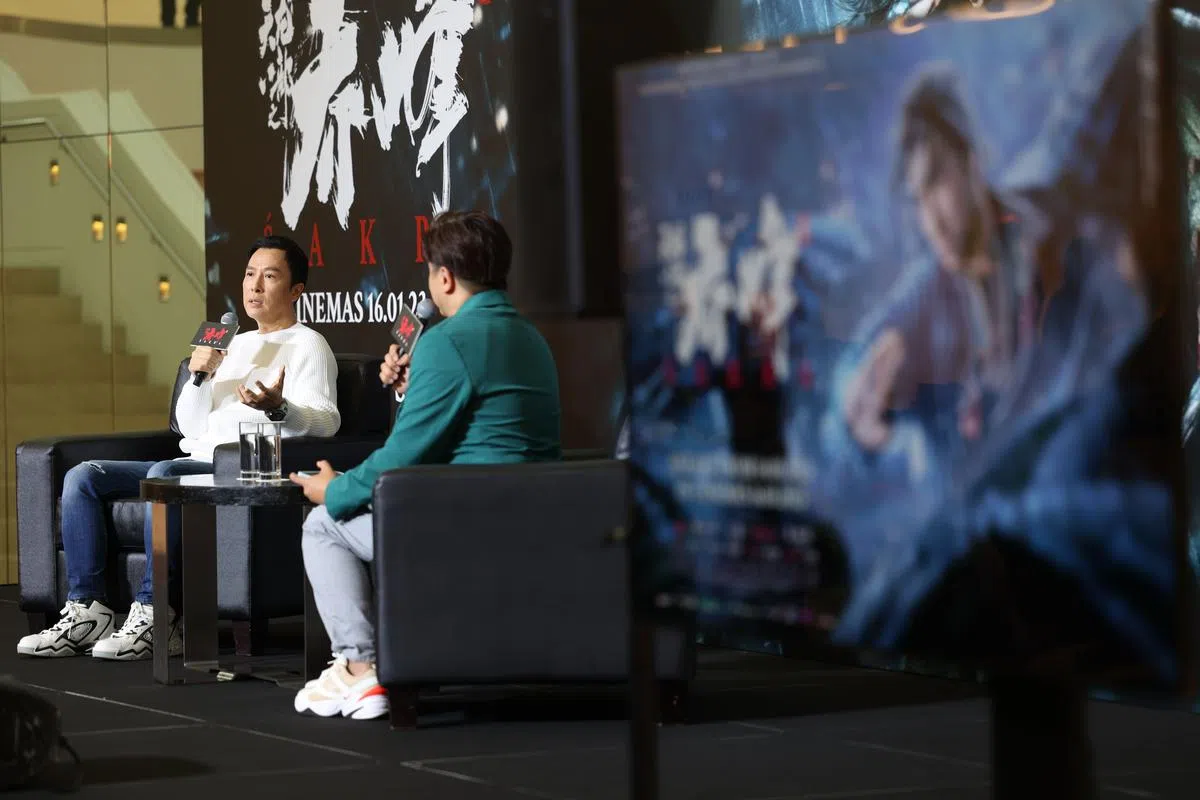 甄子丹星期四（1月12日）下午出席在滨海湾金沙剧院举办的记者会。（关俊威摄）