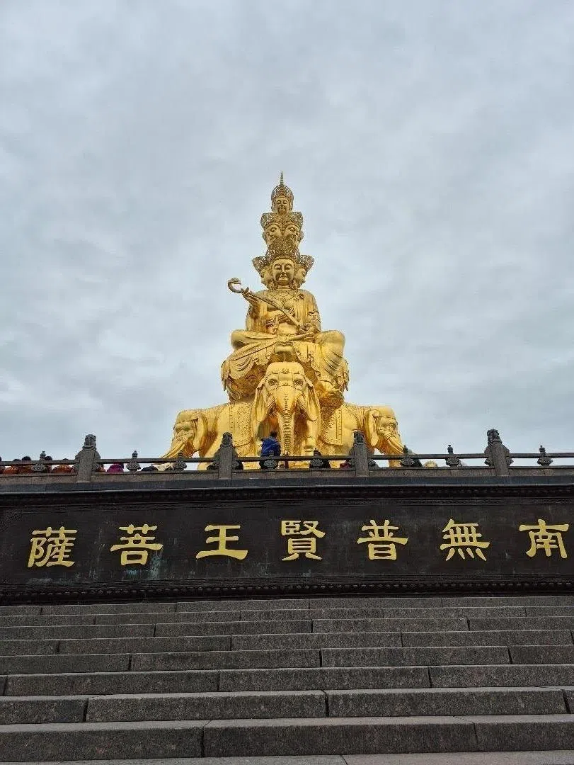 一切的努力，在这一刻都值得了。（黄嘉敏摄）
