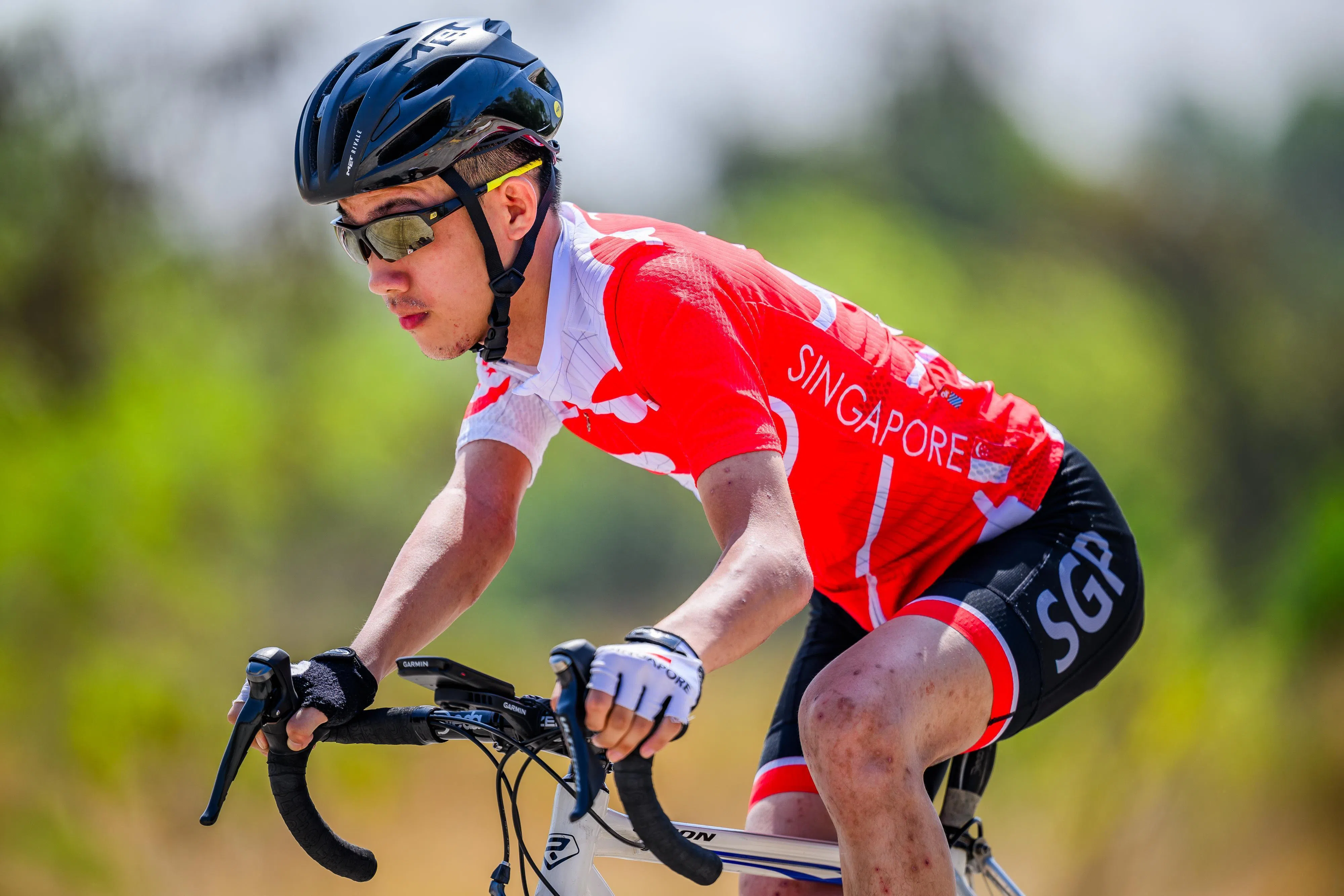 前一天在混合个人计时赛T1-T2级赛中勇夺金牌的我国脚踏车选手陈彦志，星期四转战同等级的混合公路赛也收获一枚铜牌。（新加坡体育理事会）