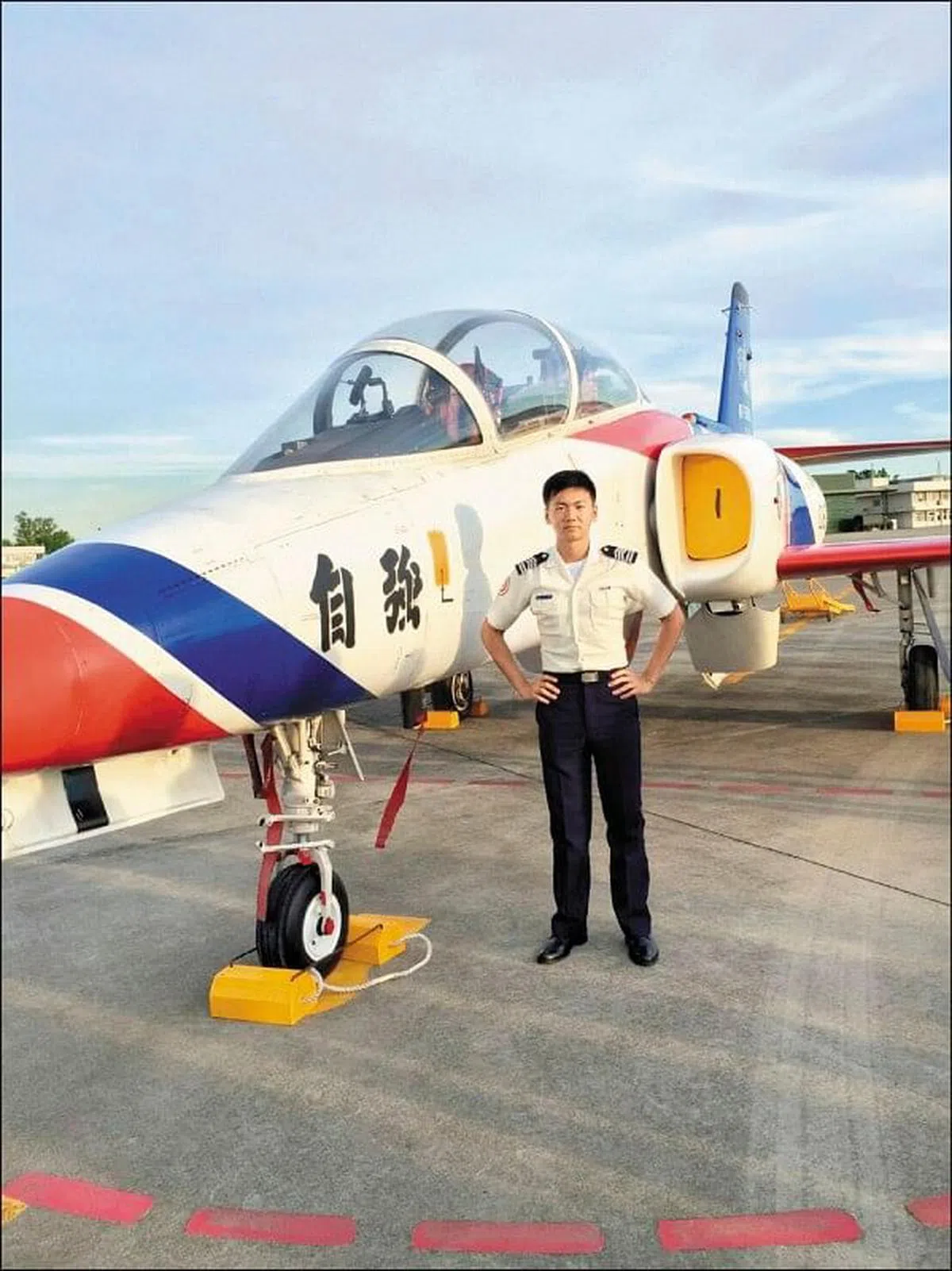 F-16V战机坠海后，目前依然失踪的飞行官陈奕上尉。（台湾空军面簿）