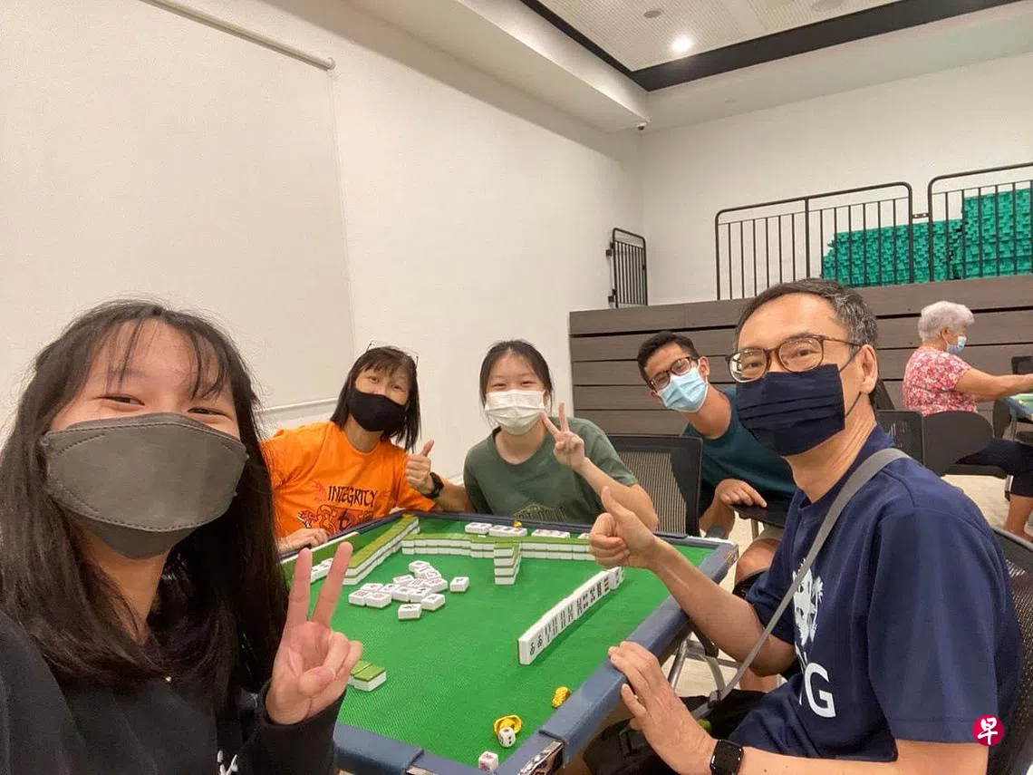 打麻将“碰”出跨代情| 联合早报