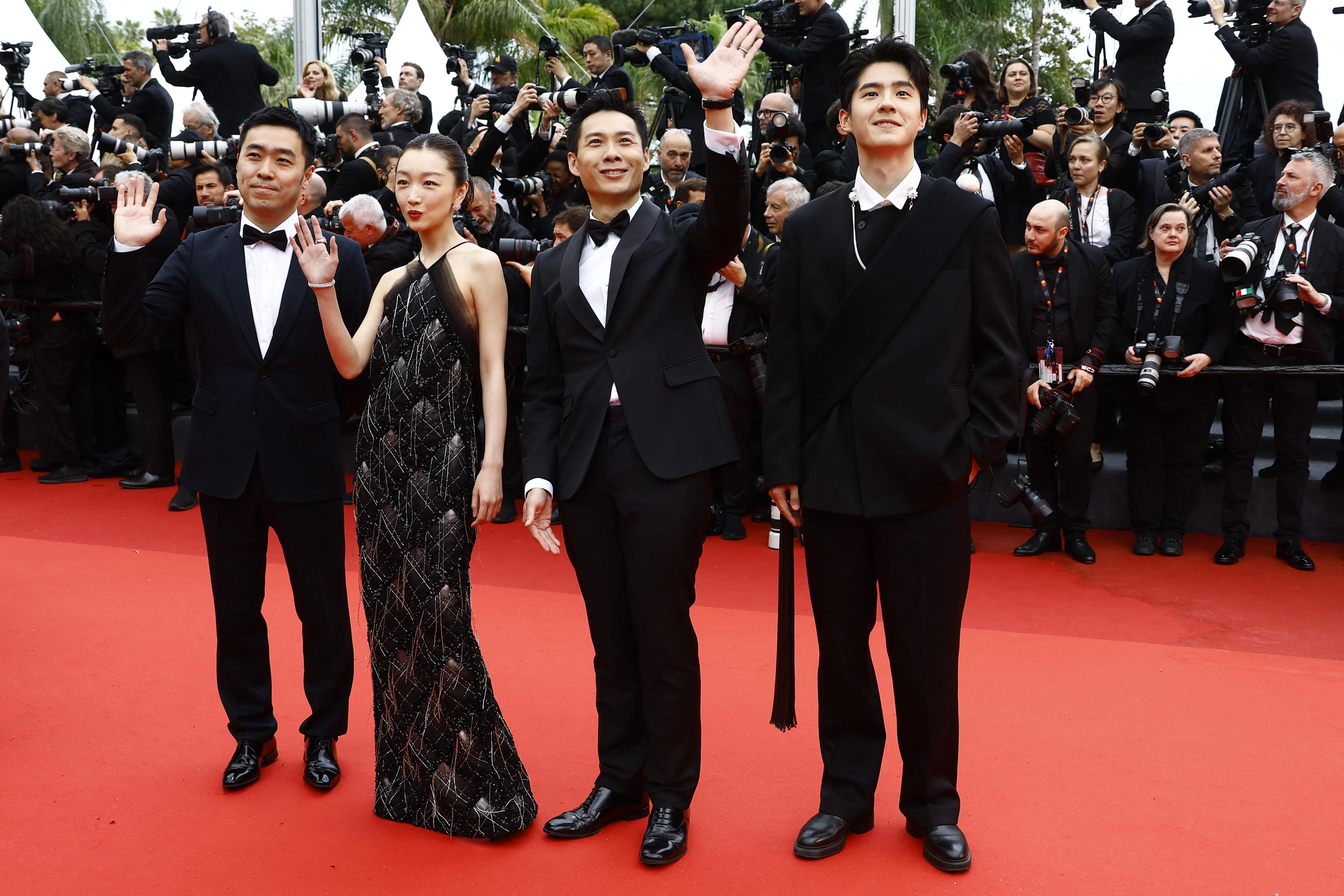 陈哲艺率领《燃冬》主演亮相《花》首映红毯。（路透社）