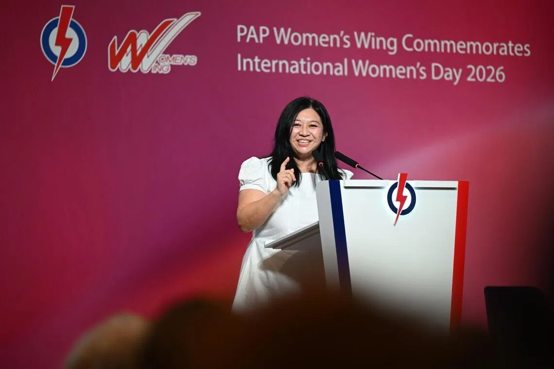 榜鹅集选区议员杨涴淩负责行动党妇女团研究与调研工作。她在活动上分享行动党妇女团针对我国职场灵活工作安排所展开的调查结果。（海峡时报）