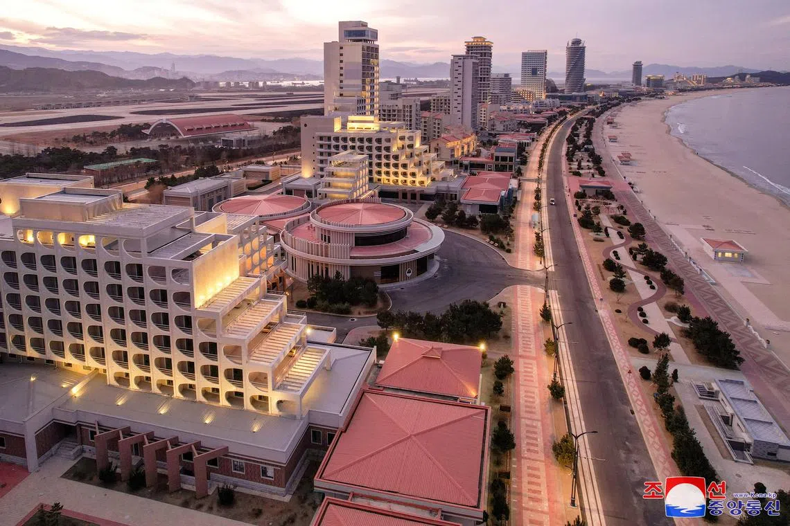 朝鲜疫后首次向中国游客开放旅行社推出“金正日诞辰纪念之旅” | 联合早报