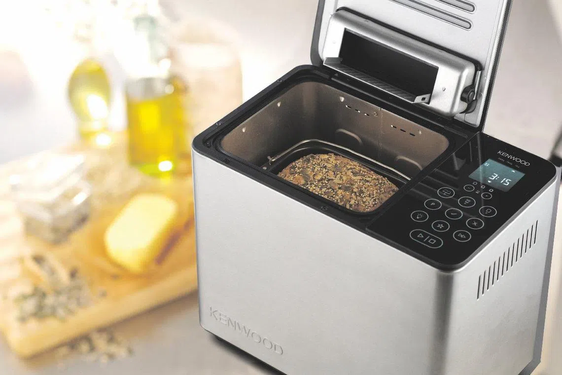 Kenwood BM450内置对流风扇来控制烘烤温度，使面团充分均匀发酵。（商家提供）