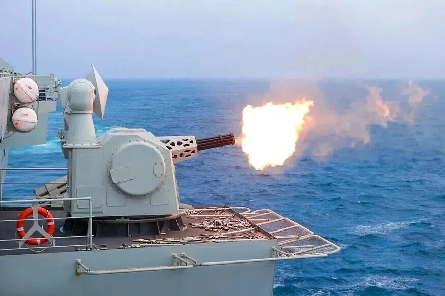 中菲关系持续紧张 中国周一在南中国海进行五天实弹射击