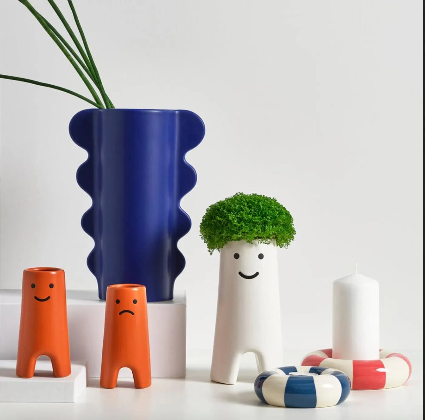 宜家的Fröväxt花瓶有哭笑两款。（IKEA图片）