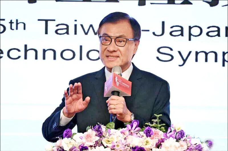 苏嘉全接海基会董事长 国台办：承认“九二共识”才能重启两岸对话