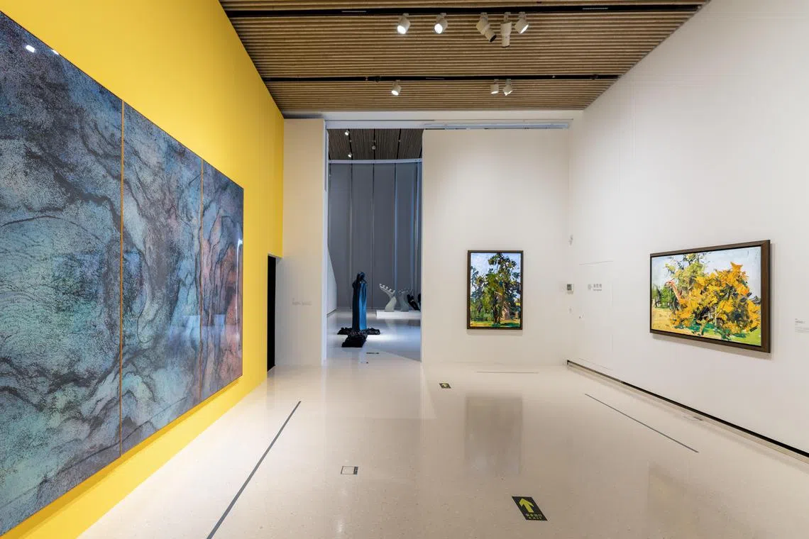 “华狮艺锦——中国新加坡当代艺术三十年”展厅。（苏州工业园区管委会提供）