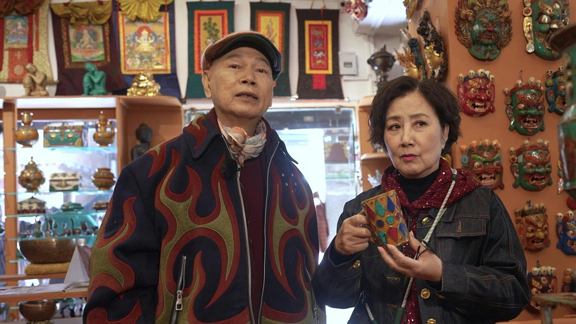 罗家英（左）和汪明荃不会刻意放闪，但处处可见两人很恩爱。（TVB网站）