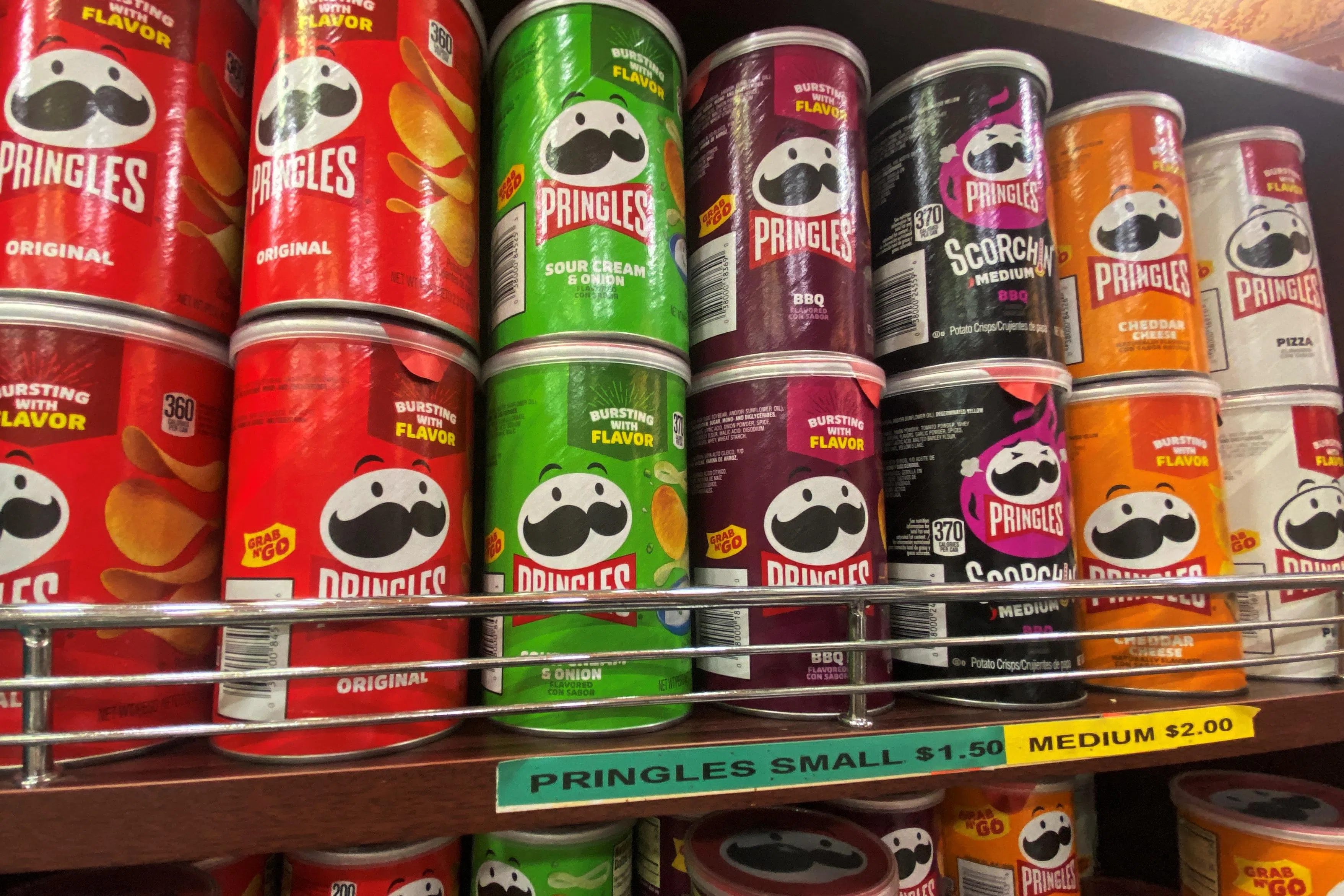 品客（Pringles）薯片制造商Kellanova是家乐氏在2023业务分拆时成立的。如果以上星期五的闭市价计算，Kellanova的市值大约是220亿美元。（路透社）