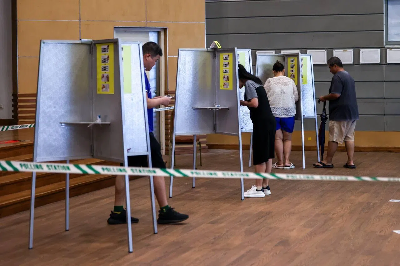 2025年大选后，国会的朝野议席构成与上届大选后大致一样。社会政策统筹部长王乙康认为，选民通过2025年大选传达的信息是，继续让这样的国会构成在新加坡行之有效。（档案照片）