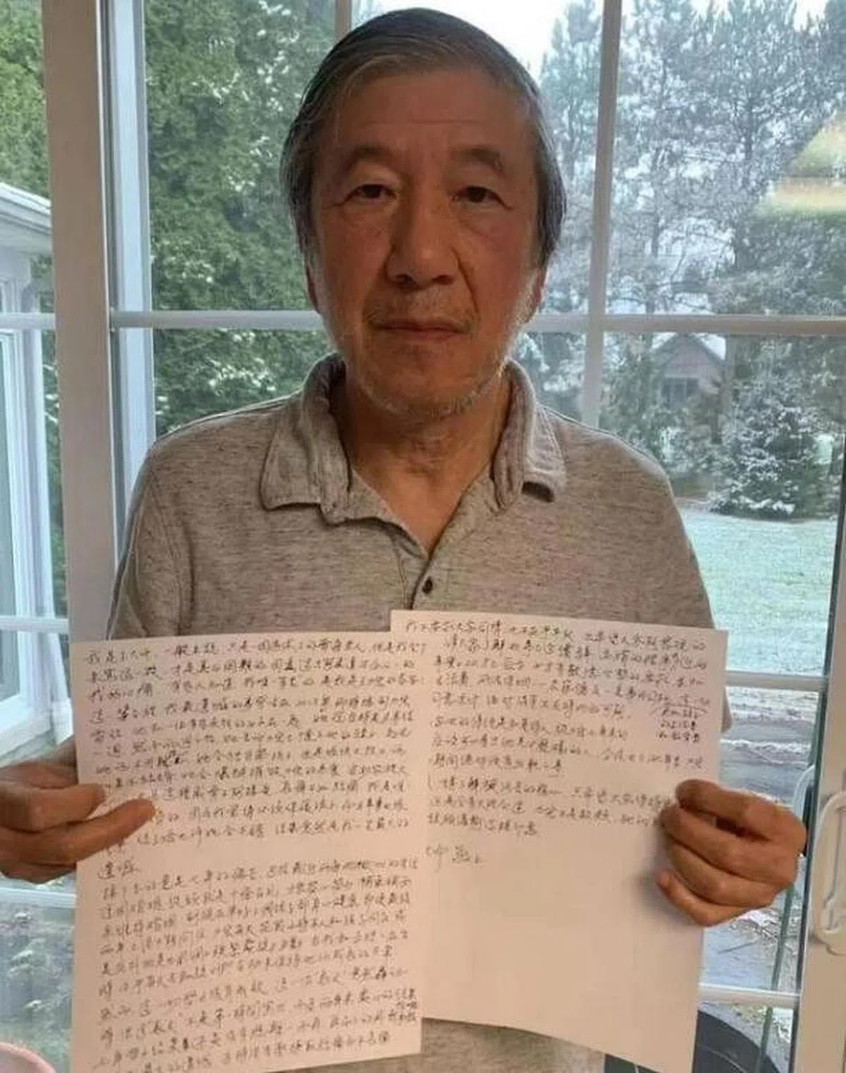 远在美国的王力宏爸爸王大中以亲笔信的方式，炮火猛烈反指李靓蕾以胎儿威胁逼婚。（互联网）