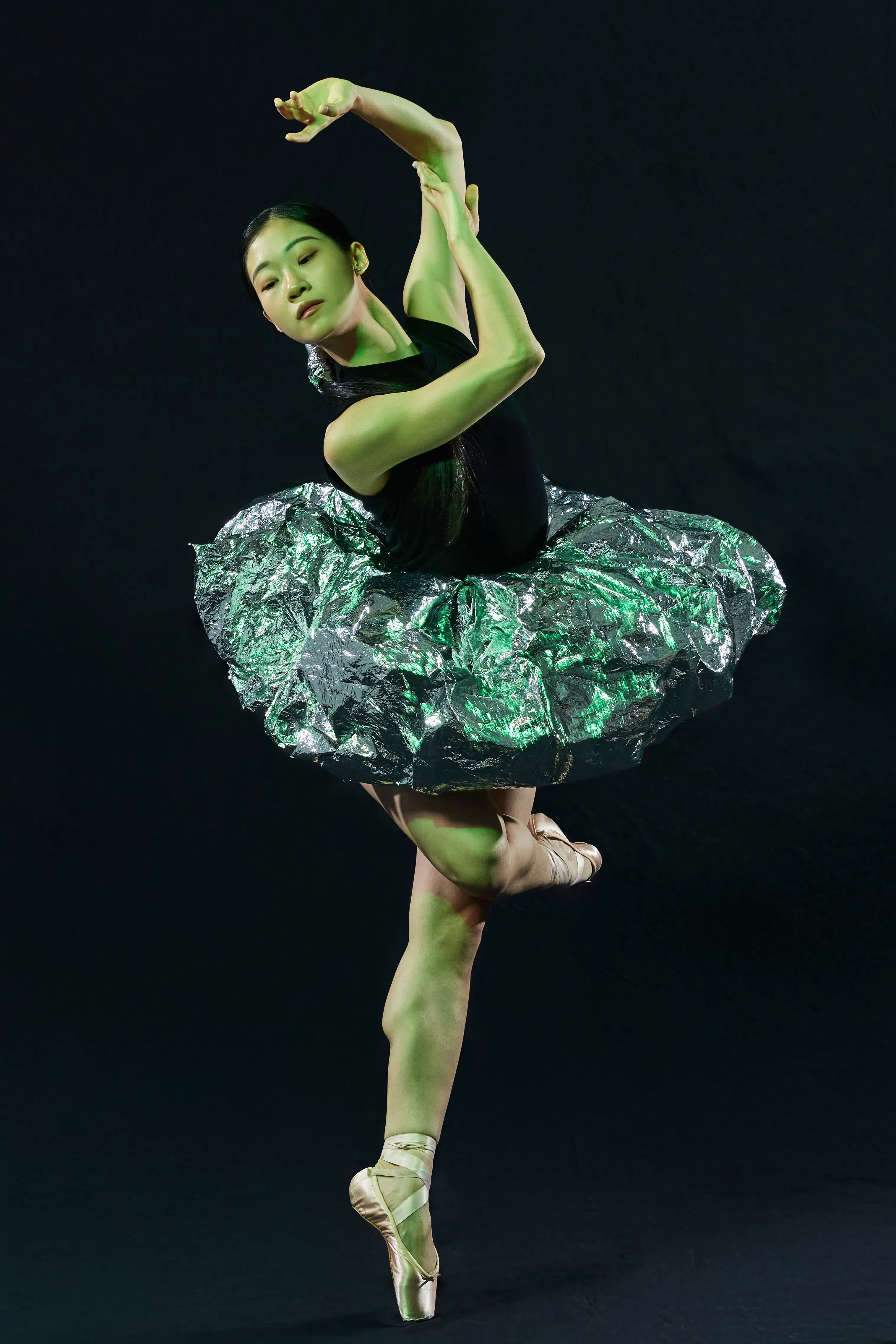 客卿编导Nguyen Anh和他三名学生的加入，让《刻舞。铭心》多了芭蕾舞元素。（聚舞坊提供）